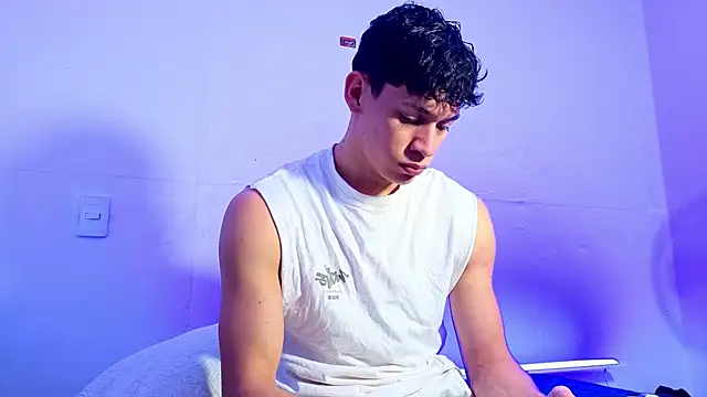 Snapshot of Luke_Muscle chatting on May 2026 02:11:02 PM Luke Muscle online show from May 2026 02:11:02 PM