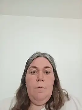 chattedebretagne online show from June 2026 06:02:01 PM
