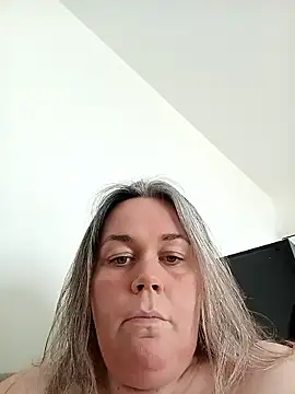 chattedebretagne online show from June 2026 06:43:01 PM