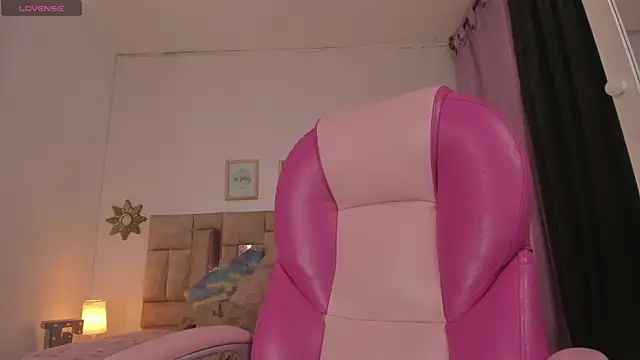 Snapshot of melody_ebonny chatting on June 2026 01:06:02 PM melody ebonny online show from June 2026 01:06:02 PM