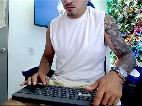 Dantethomsonn online show from June 2026 11:39:01 PM