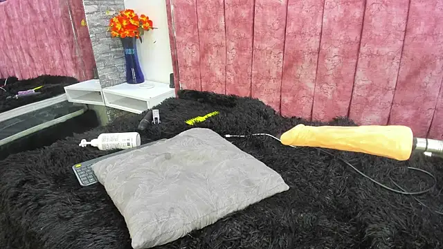 lucy78pretty online show from August 2026 06:49:01 AM