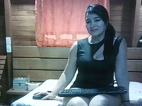 Snapshot of Anlly_garcia002 chatting on June 2026 11:03:01 PM Anlly garcia002 online show from June 2026 11:03:01 PM