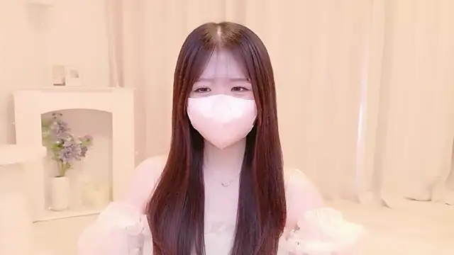 Snapshot of Yuinyaaa chatting on June 2026 07:21:02 AM Yuinyaaa online show from June 2026 07:21:02 AM