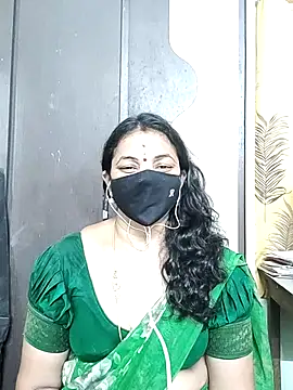 Snapshot of Leela_555 chatting on June 2026 04:04:02 AM Leela 555 online show from June 2026 04:04:02 AM