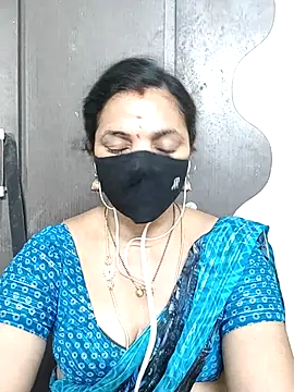Snapshot of Leela_555 chatting on June 2026 11:09:02 AM Leela 555 online show from June 2026 11:09:02 AM