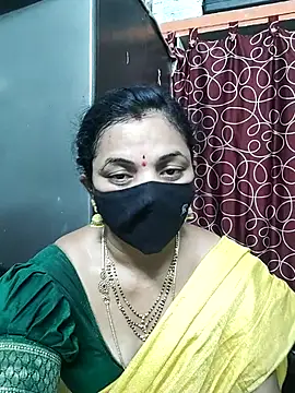 Snapshot of Leela_555 chatting on July 2026 04:40:02 AM Leela 555 online show from July 2026 04:40:02 AM