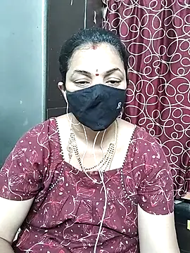 Snapshot of Leela_555 chatting on July 2026 01:01:02 AM Leela 555 online show from July 2026 01:01:02 AM