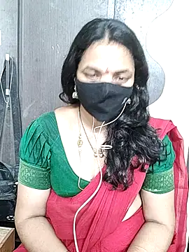 Snapshot of Leela_555 chatting on July 2026 04:04:01 AM Leela 555 online show from July 2026 04:04:01 AM