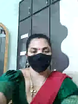 Snapshot of Leela_555 chatting on July 2026 04:17:02 AM Leela 555 online show from July 2026 04:17:02 AM