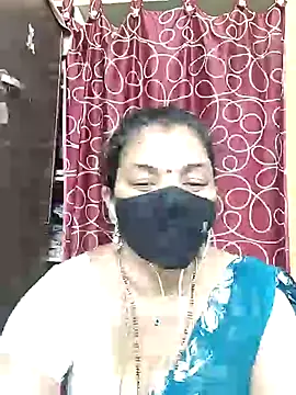 Snapshot of Leela_555 chatting on July 2026 01:22:01 AM Leela 555 online show from July 2026 01:22:01 AM