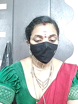 Snapshot of Leela_555 chatting on July 2026 03:48:02 AM Leela 555 online show from July 2026 03:48:02 AM