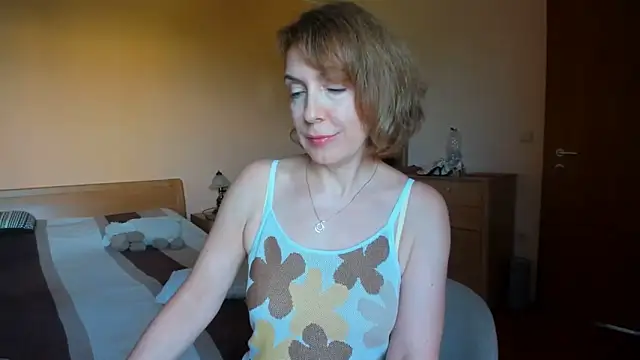 Snapshot of SummerLiza chatting on June 2026 03:27:01 PM SummerLiza online show from June 2026 03:27:01 PM