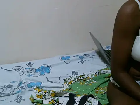 Snapshot of kinky_nymo chatting on May 2026 12:31:02 PM kinky nymo online show from May 2026 12:31:02 PM