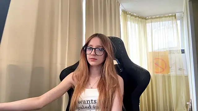 Snapshot of Sunshine_Kira chatting on June 2026 09:37:01 AM Sunshine Kira online show from June 2026 09:37:01 AM