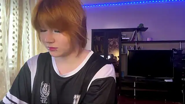 HelloKinki online show from June 2026 04:51:01 PM