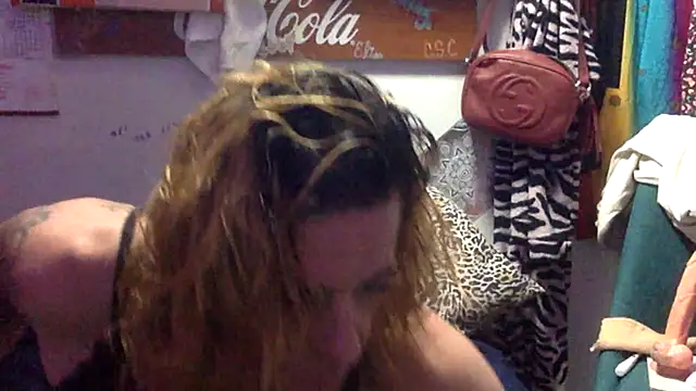 Snapshot of VanillaSnowcones chatting on May 2026 03:57:01 AM VanillaSnowcones online show from May 2026 03:57:01 AM