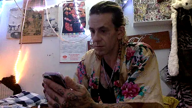 Snapshot of VanillaSnowcones chatting on June 2026 01:28:02 AM VanillaSnowcones online show from June 2026 01:28:02 AM