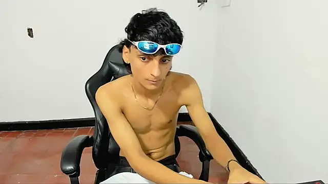 Leal cute666 online show from June 2026 07:03:01 AM