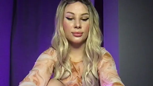 Snapshot of Lili_Weiss chatting on June 2026 07:03:02 PM Lili Weiss online show from June 2026 07:03:02 PM