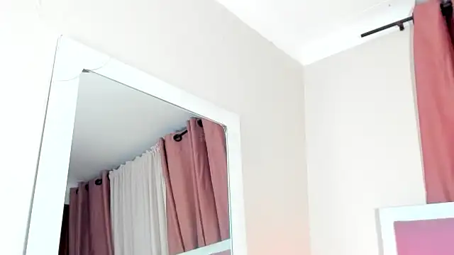 Snapshot of Samanta_lux_ chatting on June 2026 04:18:02 AM Samanta lux online show from June 2026 04:18:02 AM