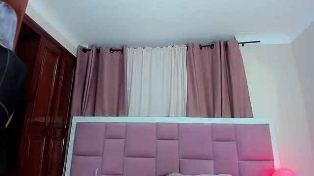 Snapshot of Samanta_lux_ chatting on June 2026 03:54:02 AM Samanta lux online show from June 2026 03:54:02 AM