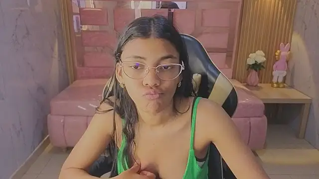 valentina gomez s online show from July 2026 01:18:02 PM