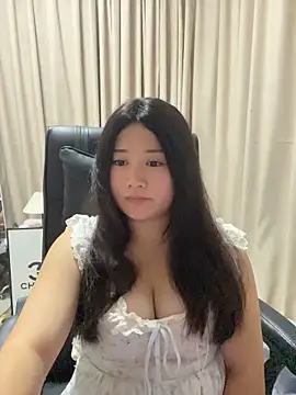 Snapshot of Luckysisi-s chatting on June 2026 01:39:01 PM Luckysisi-s online show from June 2026 01:39:01 PM