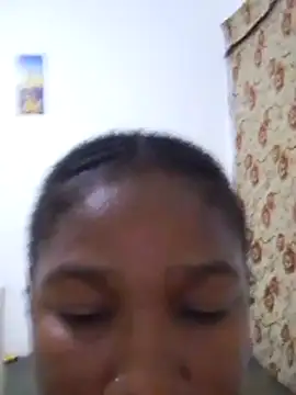 Snapshot of Miriampires chatting on June 2026 10:14:02 AM Miriampires online show from June 2026 10:14:02 AM