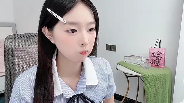 Snapshot of Yoyo33355 chatting on June 2026 03:29:02 AM Yoyo33355 online show from June 2026 03:29:02 AM