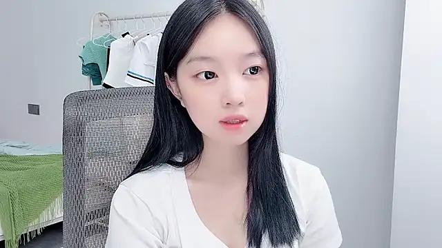 Snapshot of Yoyo33355 chatting on July 2026 03:43:01 AM Yoyo33355 online show from July 2026 03:43:01 AM