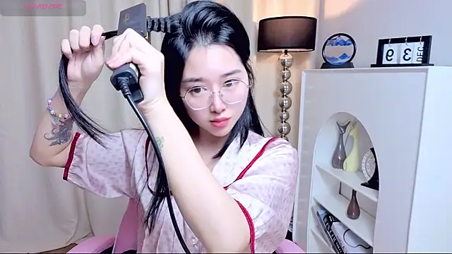Snapshot of miuu6868 chatting on June 2026 02:07:01 AM miuu6868 online show from June 2026 02:07:01 AM