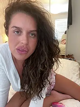 Snapshot of Bonniebbb chatting on July 2026 12:00:01 PM Bonniebbb online show from July 2026 12:00:01 PM