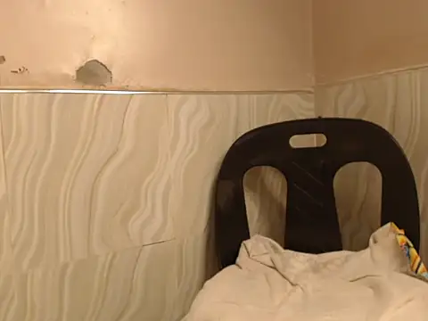 QueenAlia03 online show from May 2026 04:56:01 PM