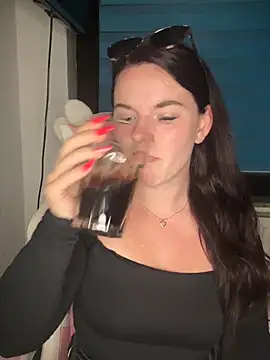 SecretSarah online show from June 2026 04:31:02 PM