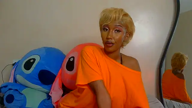 Snapshot of Nova_vybes chatting on June 2026 12:15:02 AM Nova vybes online show from June 2026 12:15:02 AM