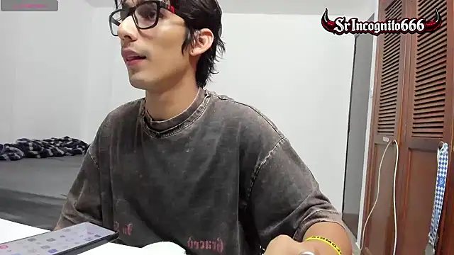 SrIncognito666 online show from July 2026 04:01:02 AM