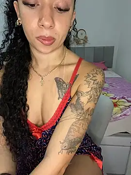 Snapshot of Sereia_camgirl chatting on May 2026 08:17:01 PM Sereia camgirl online show from May 2026 08:17:01 PM
