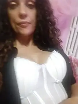 Snapshot of angelaxxx83 chatting on July 2026 04:32:01 PM angelaxxx83 online show from July 2026 04:32:01 PM