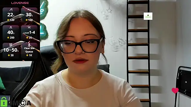 Snapshot of JuliNy_x chatting on June 2026 12:55:01 PM JuliNy x online show from June 2026 12:55:01 PM