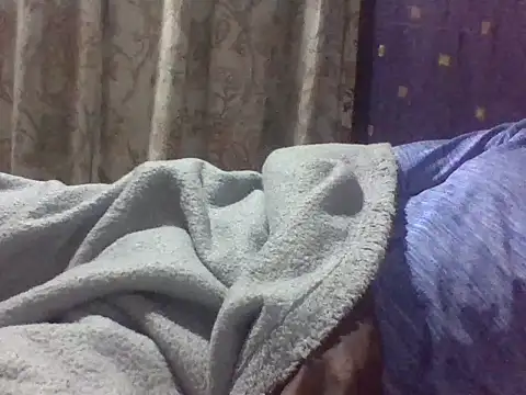 Snapshot of Roystone3 chatting on June 2026 12:41:02 AM Roystone3 online show from June 2026 12:41:02 AM