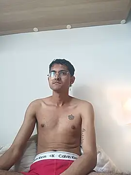 xanderlover online show from June 2026 05:37:02 PM