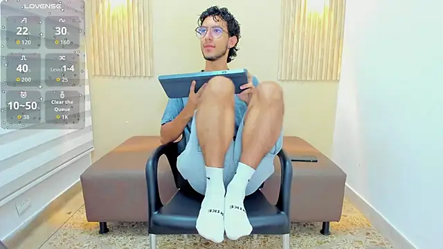 Snapshot of LEO_SANZ66 chatting on June 2026 12:28:02 PM LEO SANZ66 online show from June 2026 12:28:02 PM