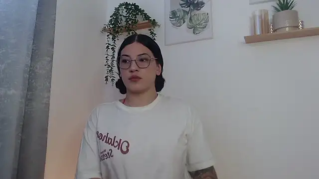 Snapshot of Leena_rose chatting on July 2026 05:39:01 PM Leena rose online show from July 2026 05:39:01 PM