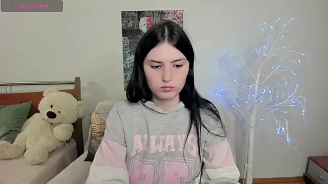 Snapshot of Kira_Devi chatting on May 2026 07:15:01 PM Kira Devi online show from May 2026 07:15:01 PM