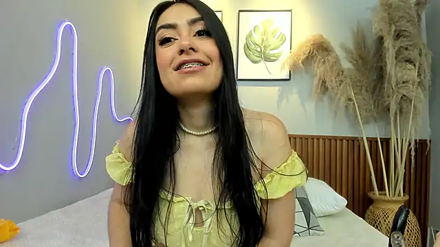 Snapshot of CARLA_FERRERM chatting on June 2026 03:02:02 AM CARLA FERRERM online show from June 2026 03:02:02 AM