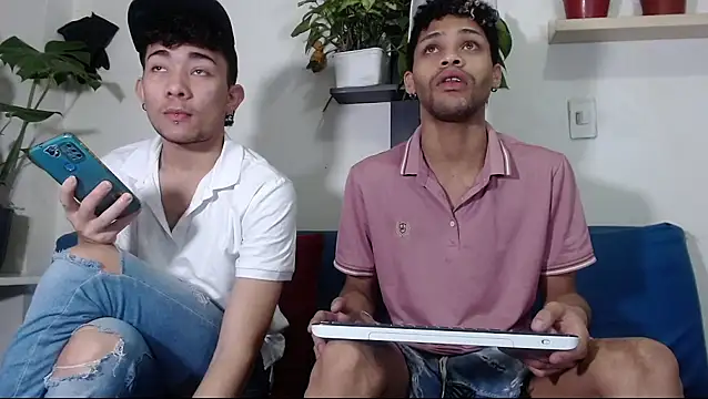 Snapshot of STRANGER_BOYS chatting on June 2026 05:41:01 PM STRANGER BOYS online show from June 2026 05:41:01 PM