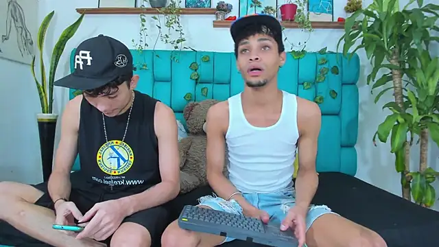 Snapshot of STRANGER_BOYS chatting on July 2026 11:18:02 PM STRANGER BOYS online show from July 2026 11:18:02 PM