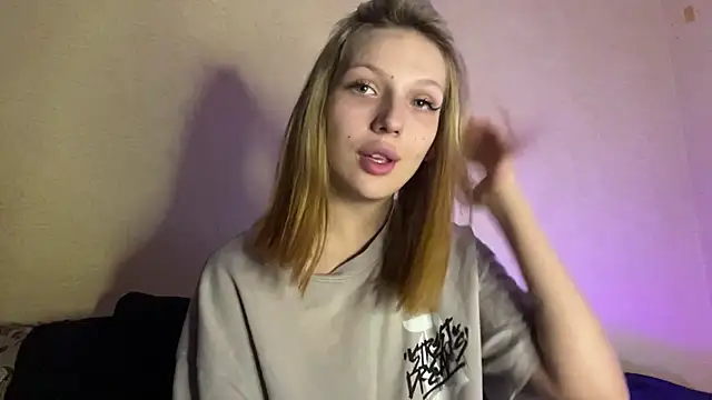 Snapshot of xXMelanieseXx chatting on July 2026 08:22:01 PM xXMelanieseXx online show from July 2026 08:22:01 PM