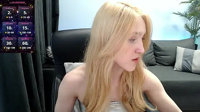 Snapshot of Letty_Pearl chatting on June 2026 07:25:02 AM Letty Pearl online show from June 2026 07:25:02 AM